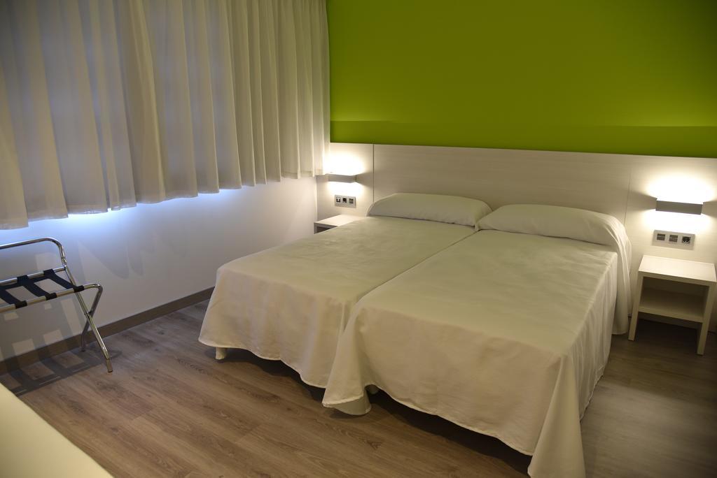 Hotel Julimar Lloret de Mar Esterno foto